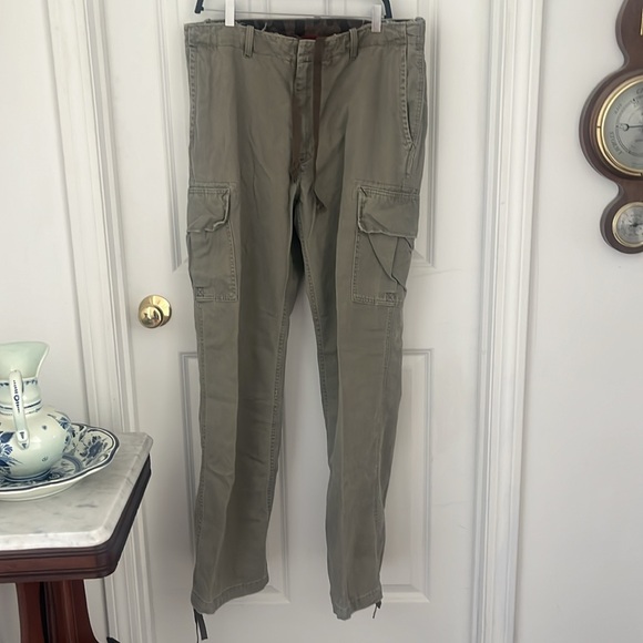 Vintage Men’s Khaki Green Cargo Pants. 36-34. Gap. Numerous pockets - Picture 10 of 10